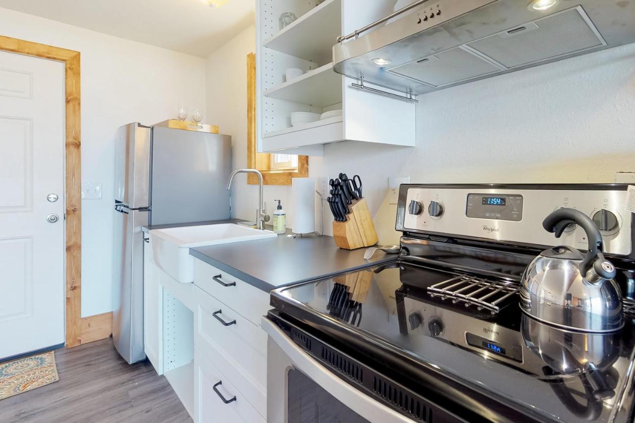 Cape Cod Cottages - #2 Waldport Bagian luar foto