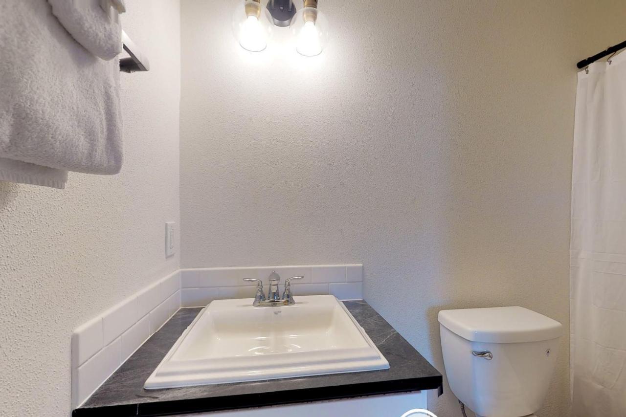 Cape Cod Cottages - #2 Waldport Bagian luar foto